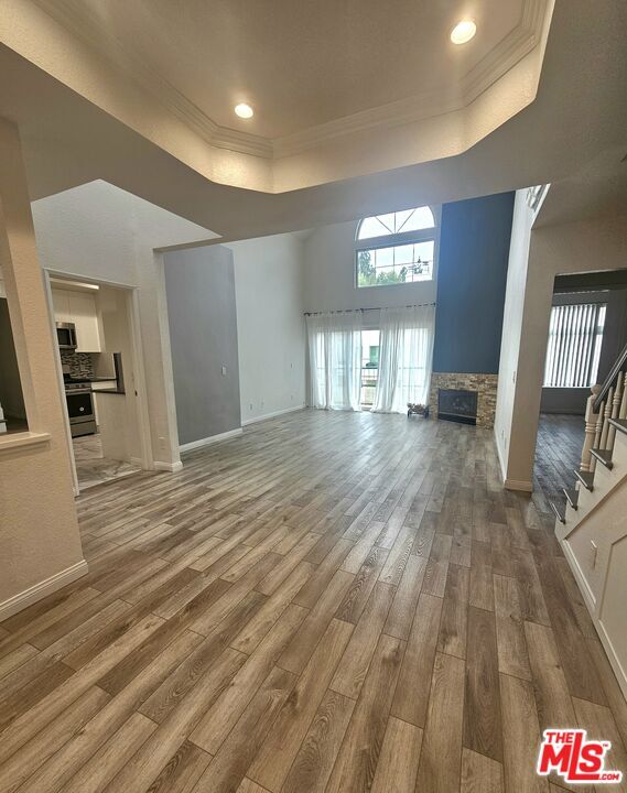 Building Photo - 5420 Sylmar Ave Unit 314