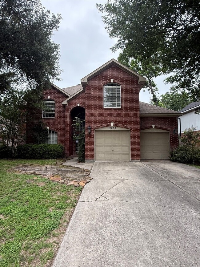 Building Photo - 1927 Kelona Dr