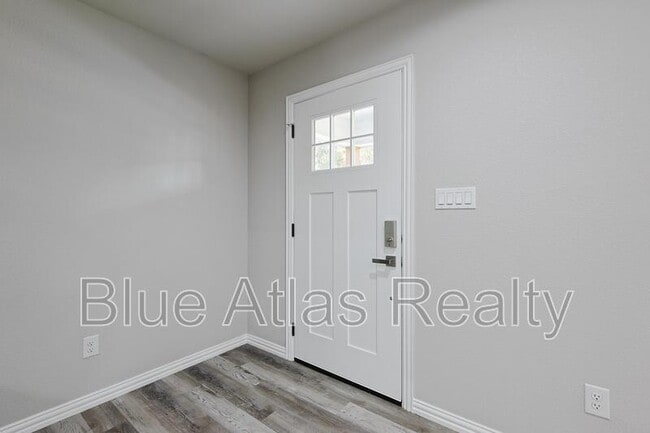 Photo - 5820 Grayson St