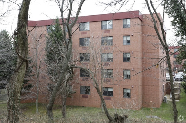 Photo - Elmwood House