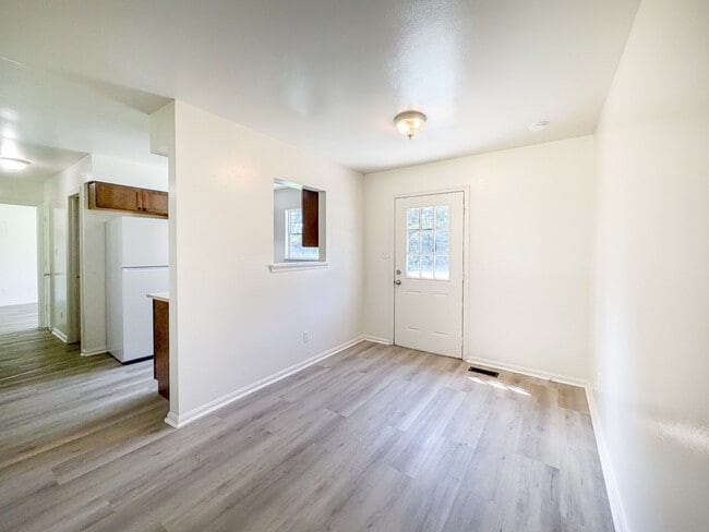 Photo - 206 Lancaster Ck Dr