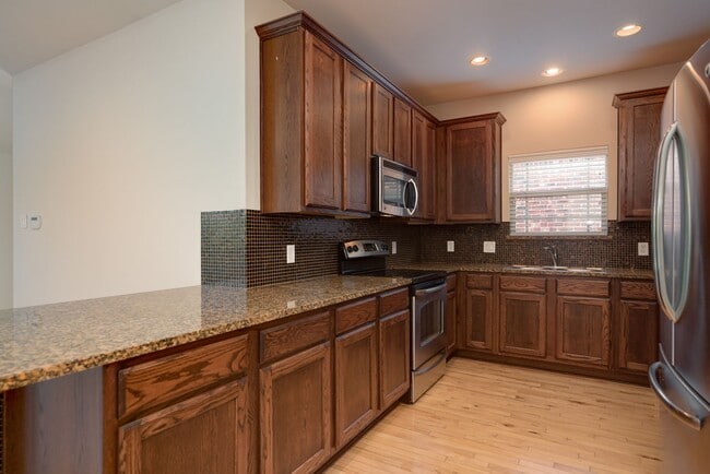 Photo - ** MOVE IN SUMMER 05/08/2026 ** 5 Bed 3 Ba...