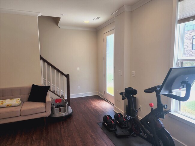 Photo - 4981 Lakeside Xing