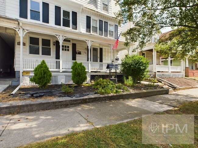 Photo - 39 N Water St