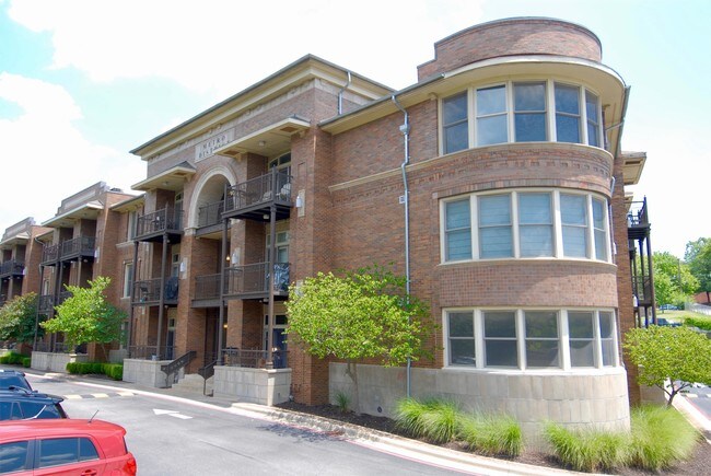 Downtown Fayetteville Apartments For Rent Ar Photo 600 W Meadow St