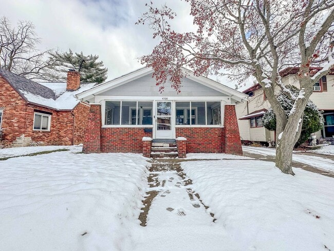 Building Photo - Move In Ready Gem on Lowe Rd. - West End