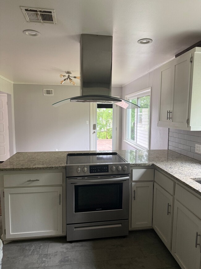Photo - 322 S 6th St