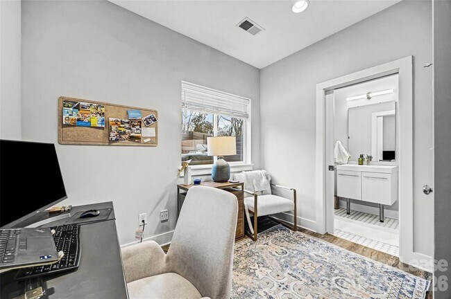 Photo - 840 E 18th St Unidad F