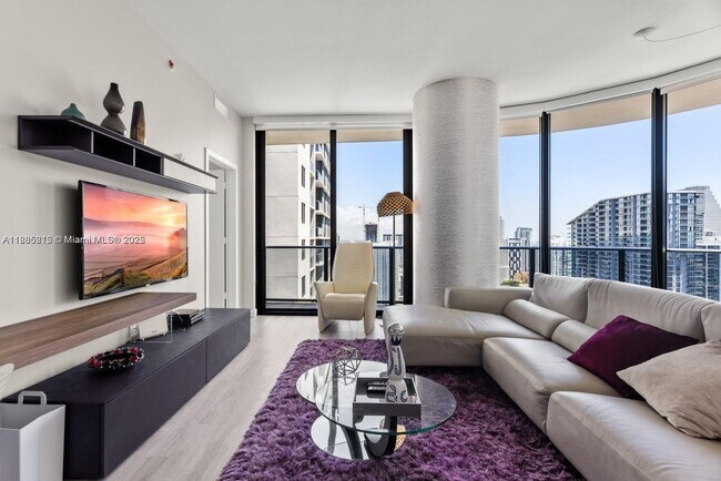 Photo - 55 SW 9th St