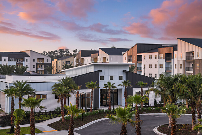 Grand Cypress - Grand Cypress Apartments