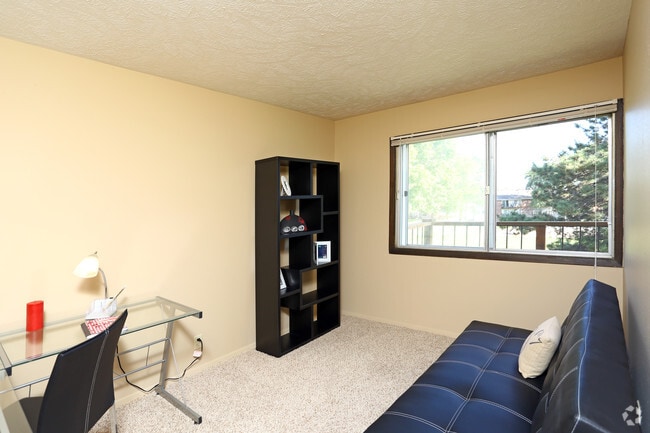 Den - Shadow Ridge Apartments