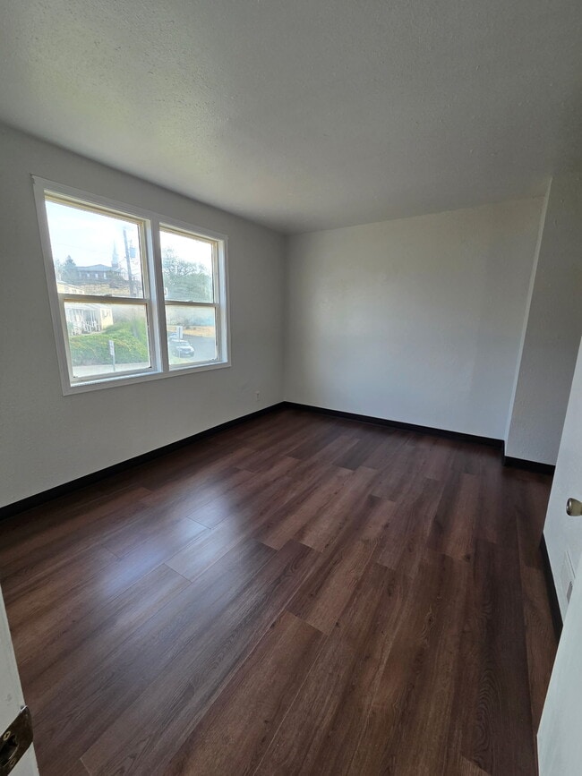 Photo - 529 NW 15th Dr