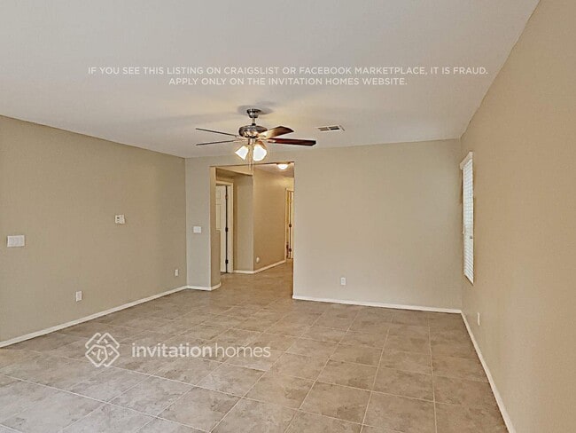 Photo - 1425 E Lakeview Dr