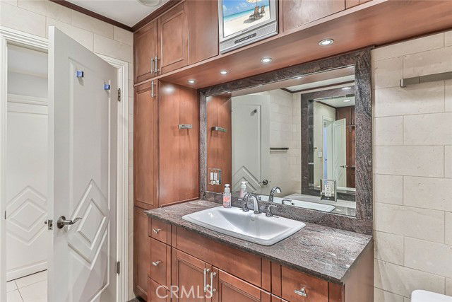 Photo - 19051 Los Alimos St