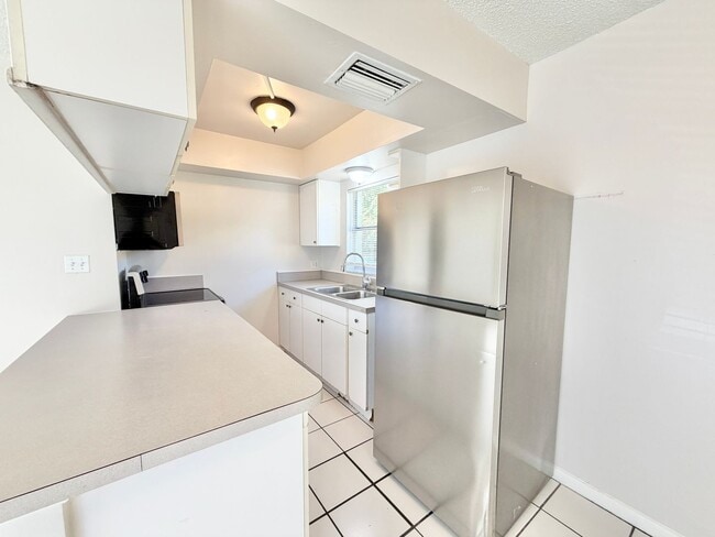 Photo - ** BONITA SPRINGS ** 2 BED / 1 BATH ** PET...