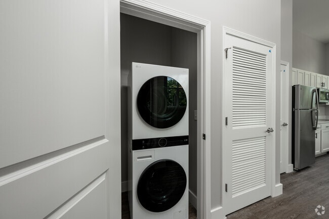 1BR, 1BA - 873SF - Laundry