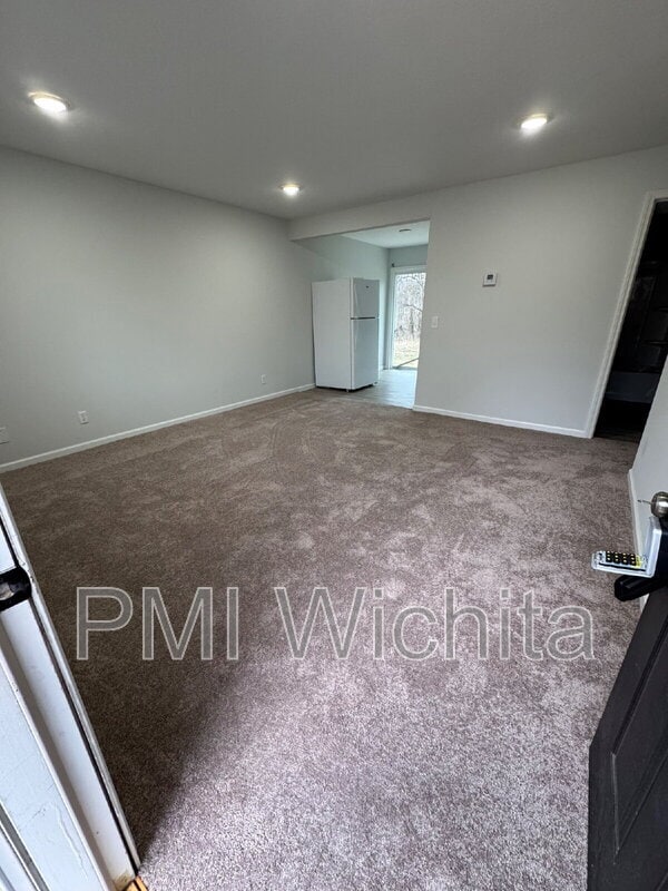 Photo - 422 W Mahoney Dr