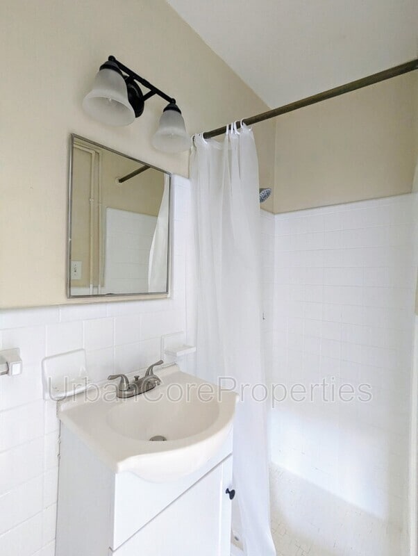 Photo - 1023 Locust St NE Unit #18