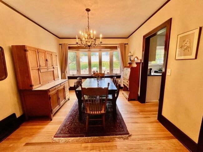 Photo - Aksarben Tudor For Rent