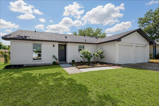Photo - 907 Chiswick Dr