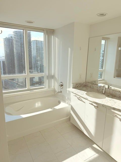 Photo - 951 Brickell Ave Unidad 3611