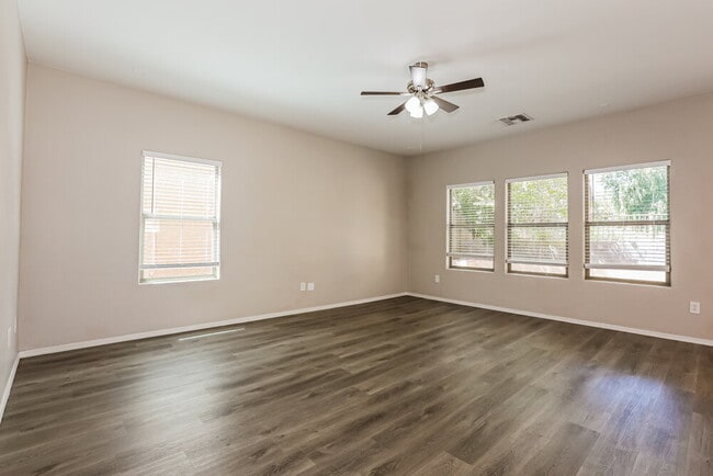 Photo - 21160 E Munoz St