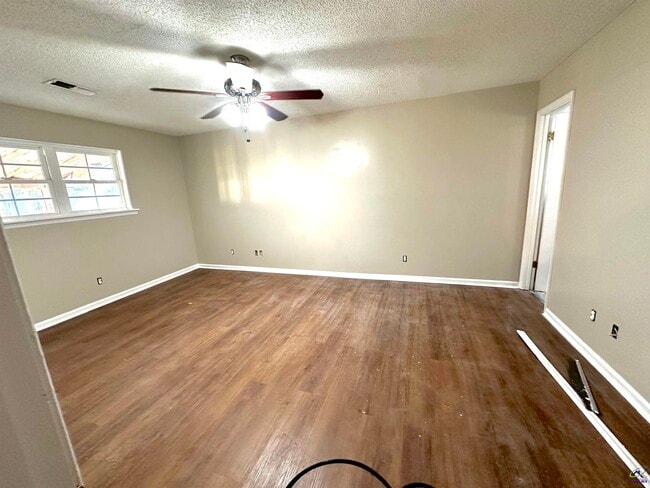 Photo - 106 Country Wood Trail