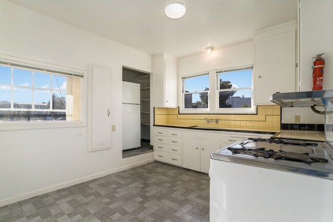 Photo - 2432 Webb Ave Unit 2432 Webb Ave #A - LU