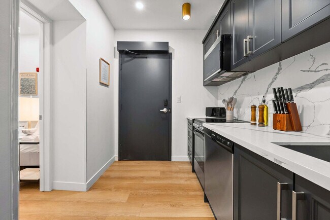 Photo - 168 McCaul St Unit SI ID1389233P