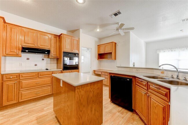 Photo - 2300 County Rd 302