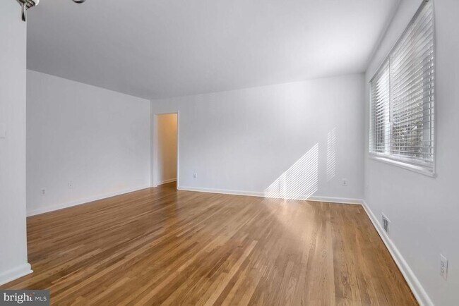 Photo - 10412 Montrose Ave Unit 204
