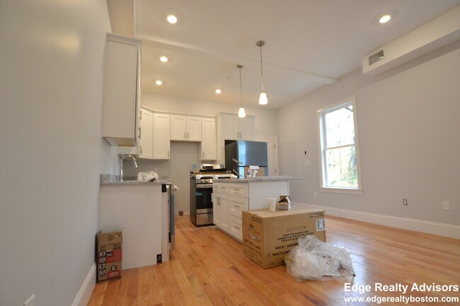 Photo - 30 Murdock St Unit 5