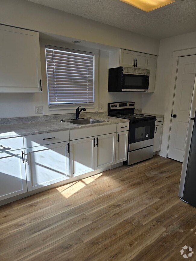 Building Photo - 4149 W Burbank St Unit B Rental