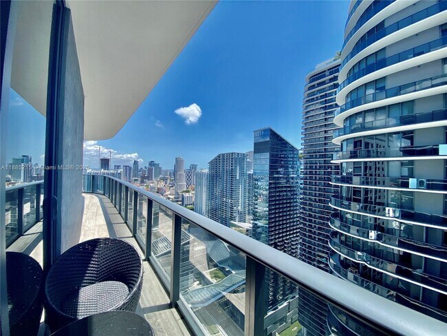 Photo - 55 SW 9th St Unidad 4201