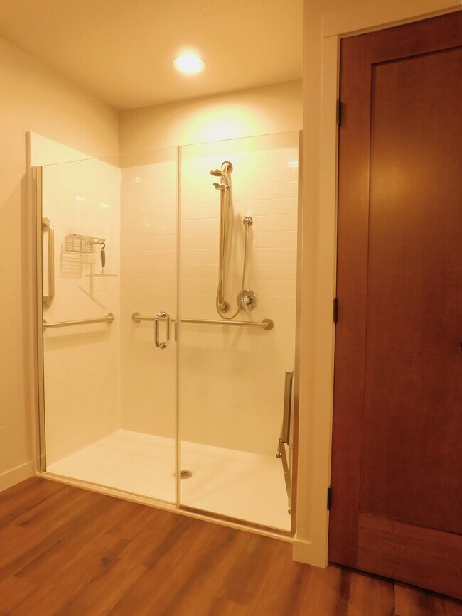 100 Woodlands Wy