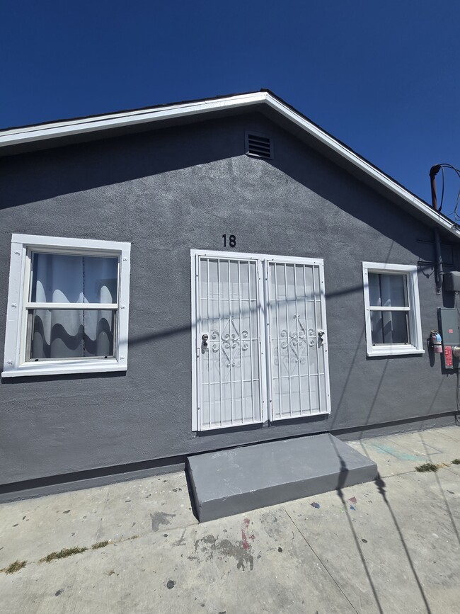 18 E 56th St Unit 18