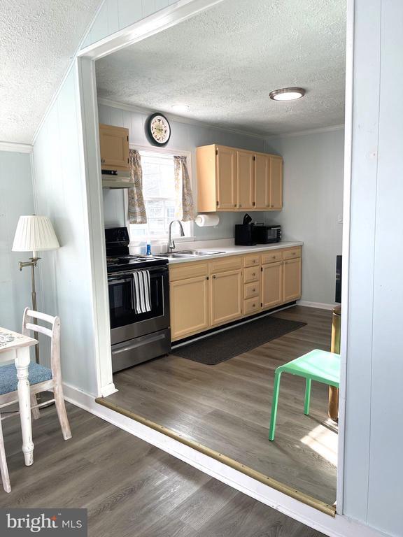 Photo - 221 Madison St