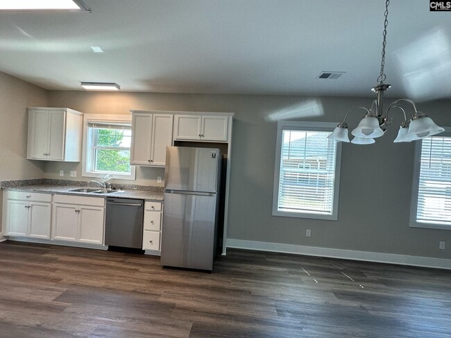 Photo - 373 Galaxy Ln