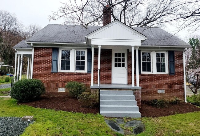 Building Photo - 122 Markham St