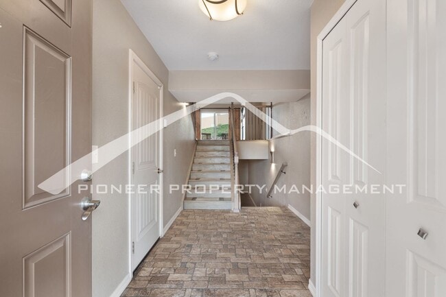 Photo - Stylish Townhouse 2bed / 2bath, 2 car garage and AC in Gated Community Near Powers Corridor