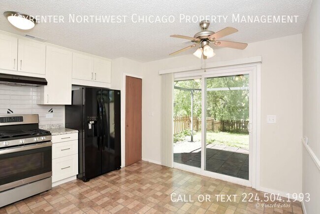 1212 Stratford Ln