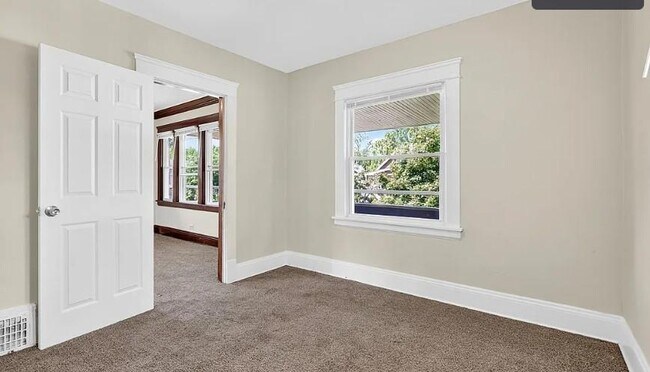 Photo - 3001 E 128th St