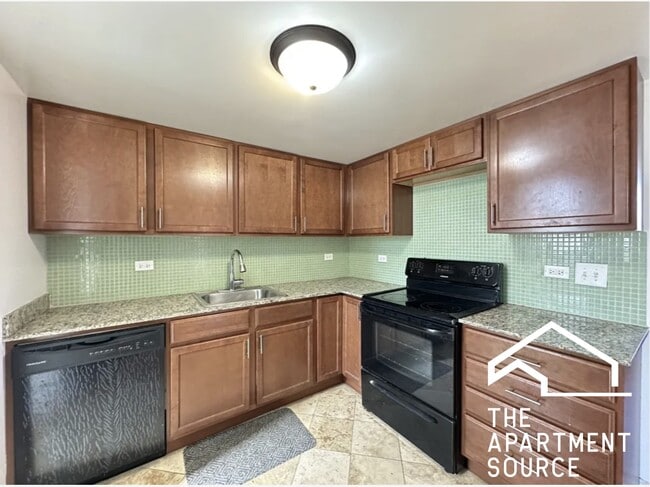 Building Photo - 7630 N Milwaukee Ave