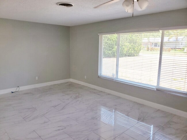 Photo - 1257 NE Sago Dr