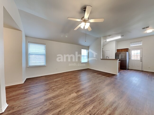 Photo - 3013 Lake Side Dr