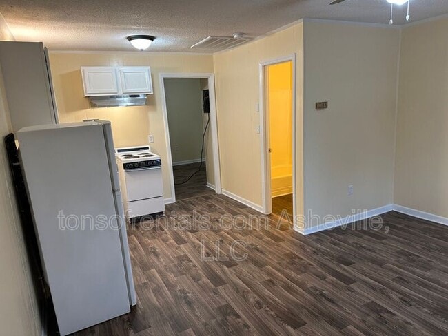 Photo - 3126 US-221 Unit Apt 7