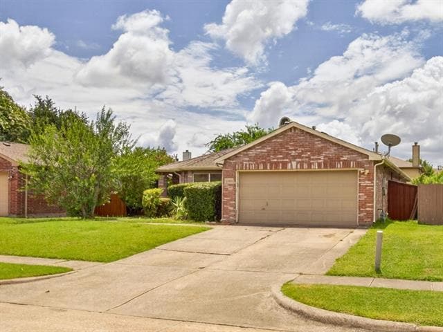 Photo - 2805 Nandina St