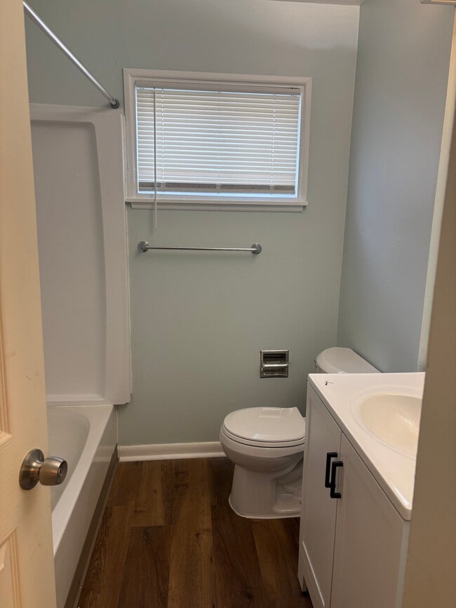 Photo - 1110 MacDonald Ave