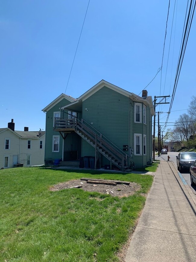405 Grant Ave Unit #2