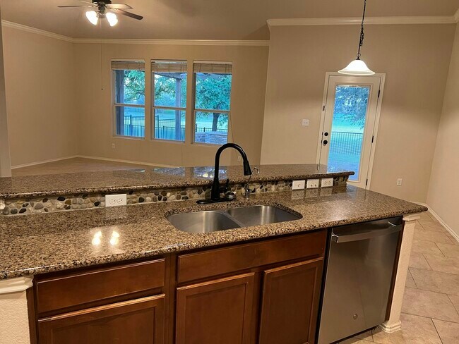 Photo - 1717 Woodvista Pl